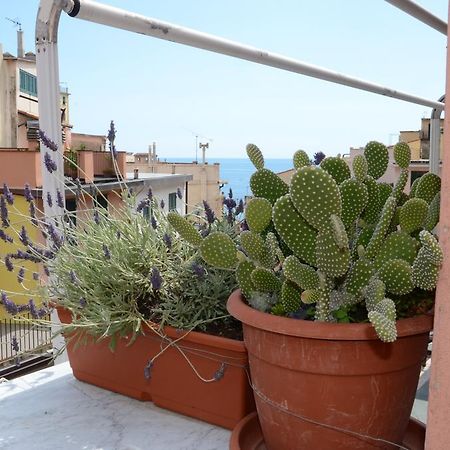 Viadeibanchi Hotell Riomaggiore Exteriör bild